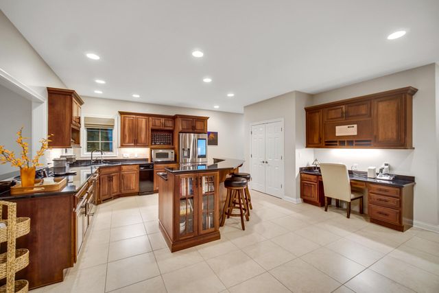 53 Braemar Drive, Valparaiso, IN 46385