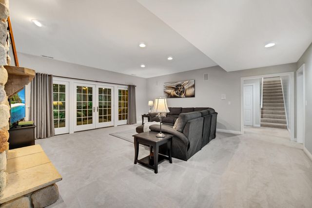 53 Braemar Drive, Valparaiso, IN 46385