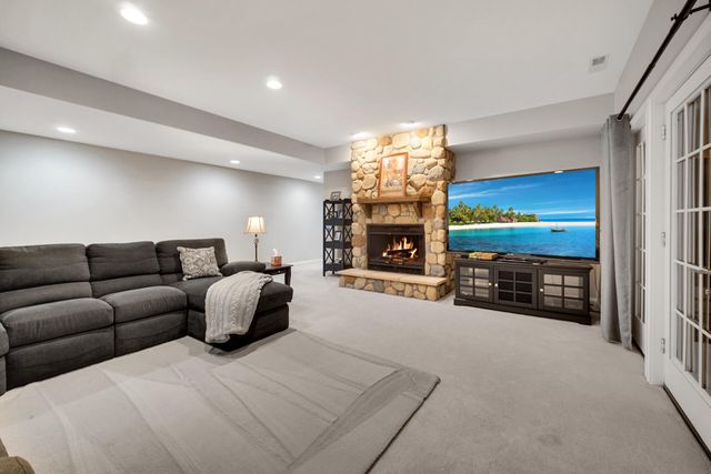 53 Braemar Drive, Valparaiso, IN 46385
