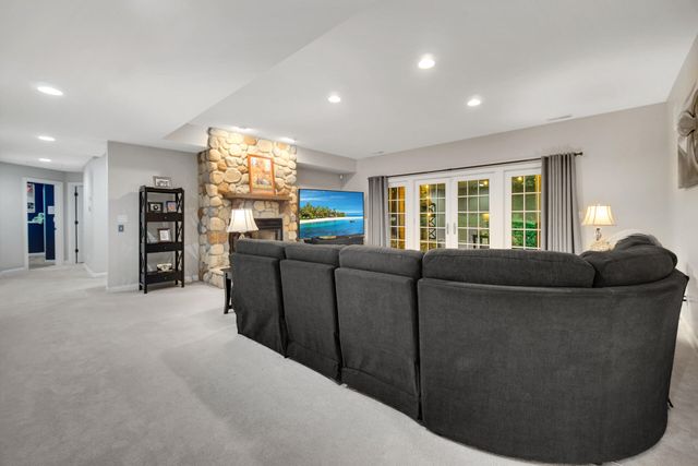 53 Braemar Drive, Valparaiso, IN 46385