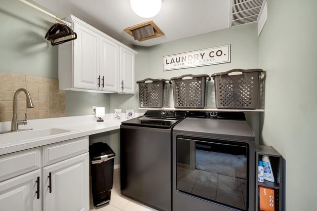 53 Braemar Drive, Valparaiso, IN 46385
