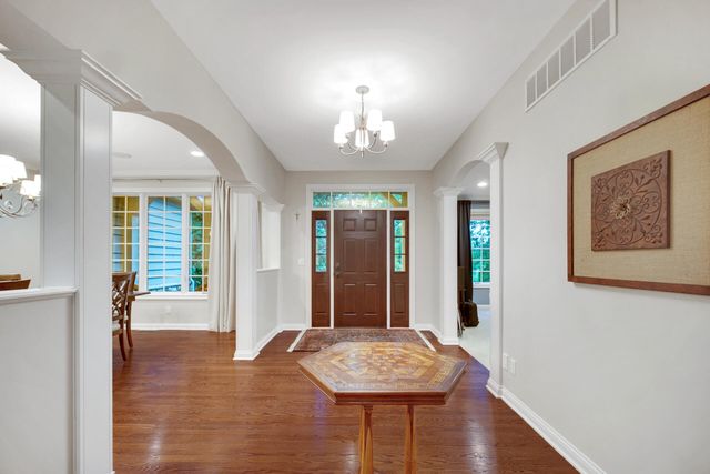 53 Braemar Drive, Valparaiso, IN 46385