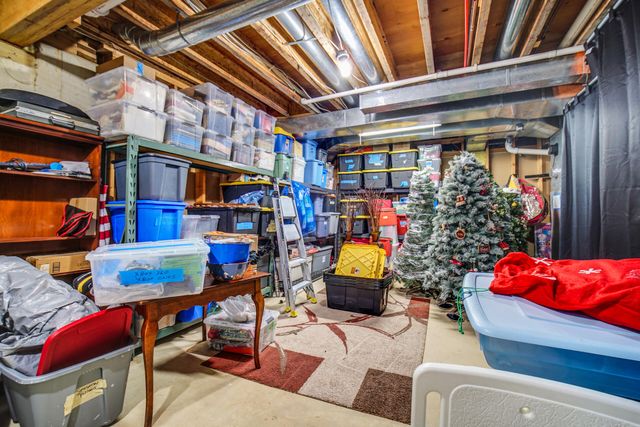 53 Braemar Drive, Valparaiso, IN 46385