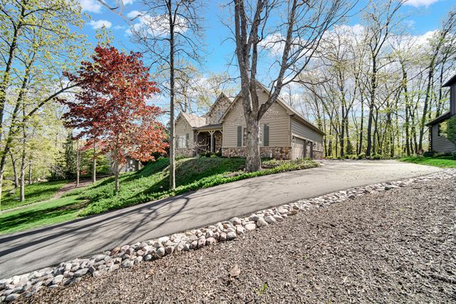 53 Braemar Drive, Valparaiso, IN 46385