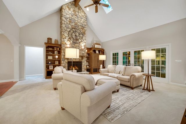 53 Braemar Drive, Valparaiso, IN 46385