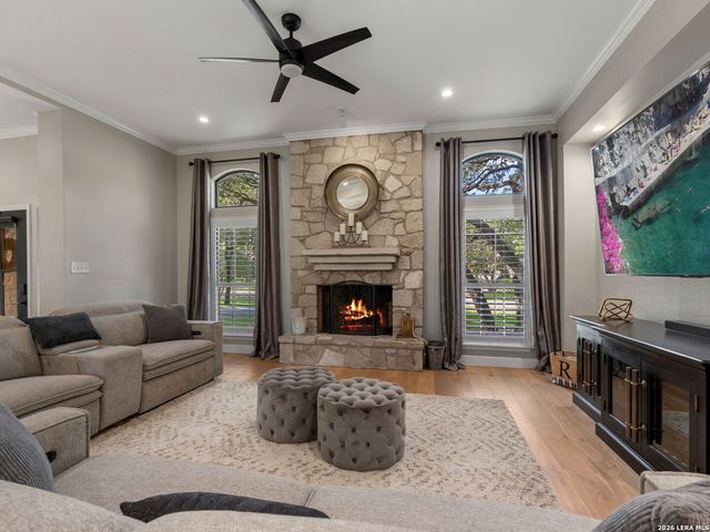 8638 CLASSIC OAKS LN, San Antonio, TX 78255