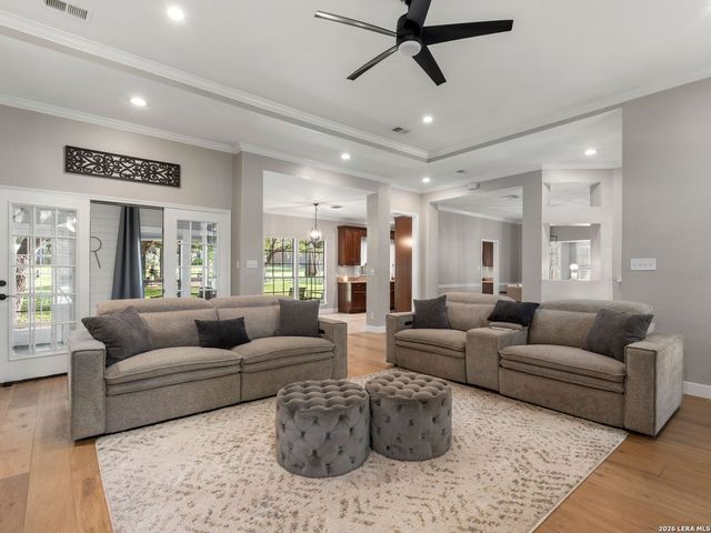 8638 CLASSIC OAKS LN, San Antonio, TX 78255