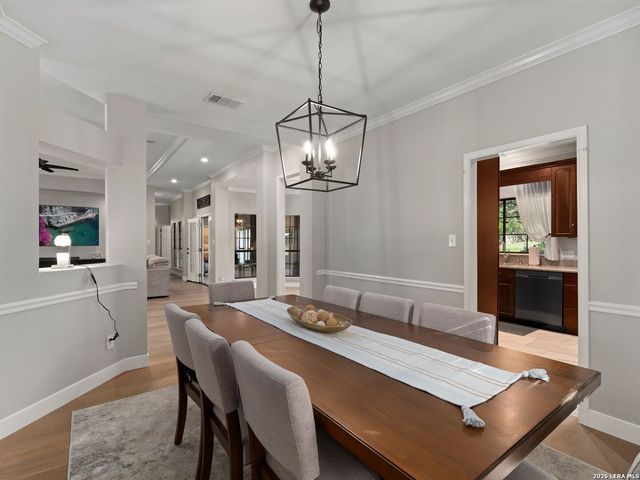 8638 CLASSIC OAKS LN, San Antonio, TX 78255