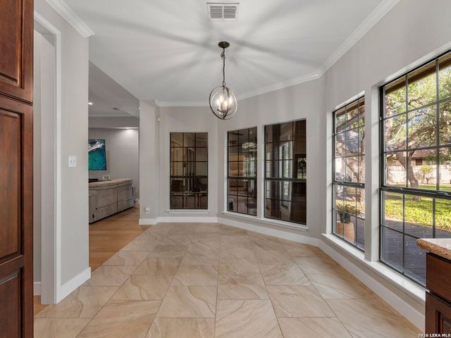 8638 CLASSIC OAKS LN, San Antonio, TX 78255