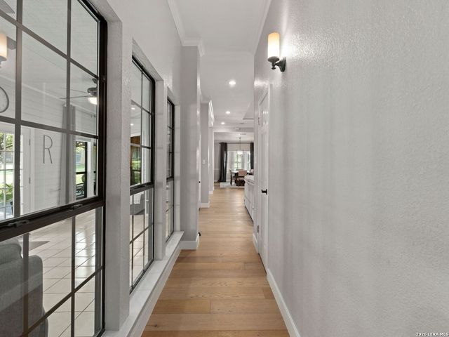 8638 CLASSIC OAKS LN, San Antonio, TX 78255