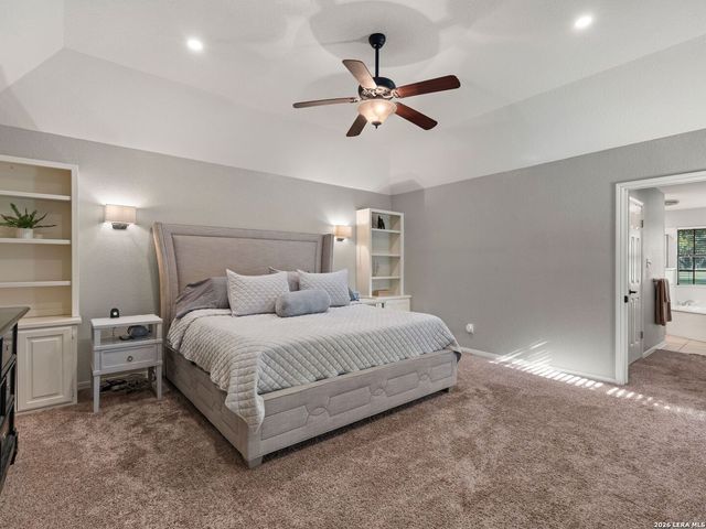 8638 CLASSIC OAKS LN, San Antonio, TX 78255