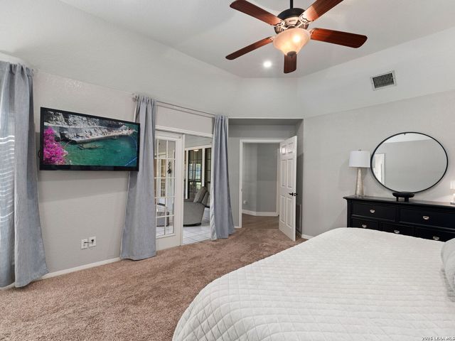 8638 CLASSIC OAKS LN, San Antonio, TX 78255
