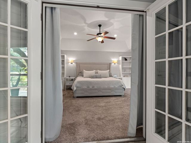 8638 CLASSIC OAKS LN, San Antonio, TX 78255