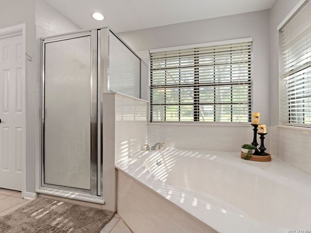 8638 CLASSIC OAKS LN, San Antonio, TX 78255