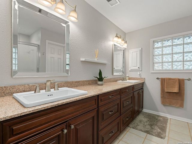 8638 CLASSIC OAKS LN, San Antonio, TX 78255