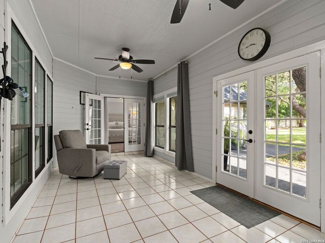 8638 CLASSIC OAKS LN, San Antonio, TX 78255