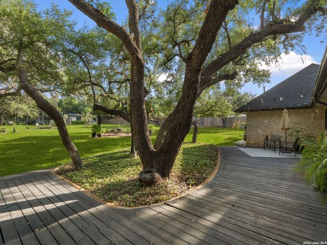 8638 CLASSIC OAKS LN, San Antonio, TX 78255