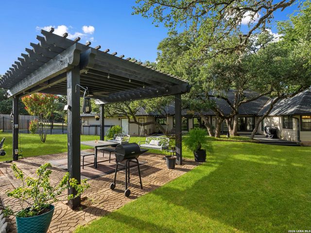 8638 CLASSIC OAKS LN, San Antonio, TX 78255