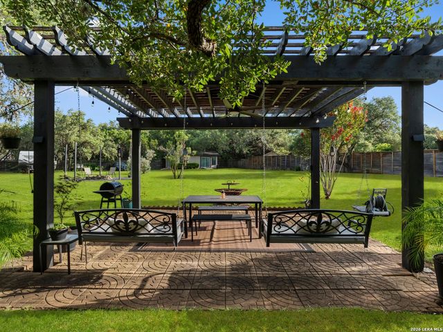 8638 CLASSIC OAKS LN, San Antonio, TX 78255