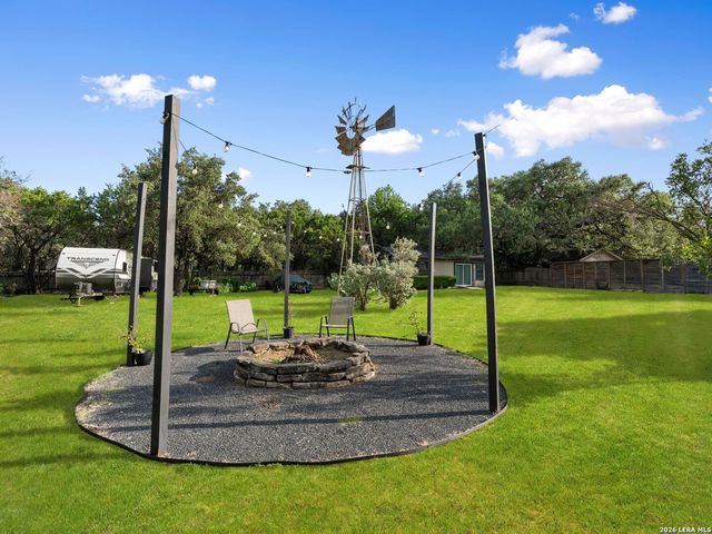 8638 CLASSIC OAKS LN, San Antonio, TX 78255