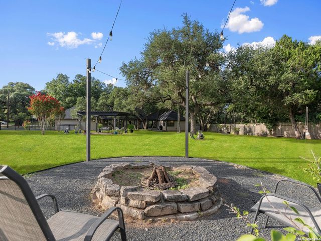 8638 CLASSIC OAKS LN, San Antonio, TX 78255