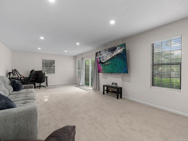 8638 CLASSIC OAKS LN, San Antonio, TX 78255