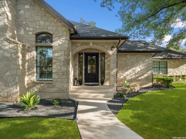 8638 CLASSIC OAKS LN, San Antonio, TX 78255