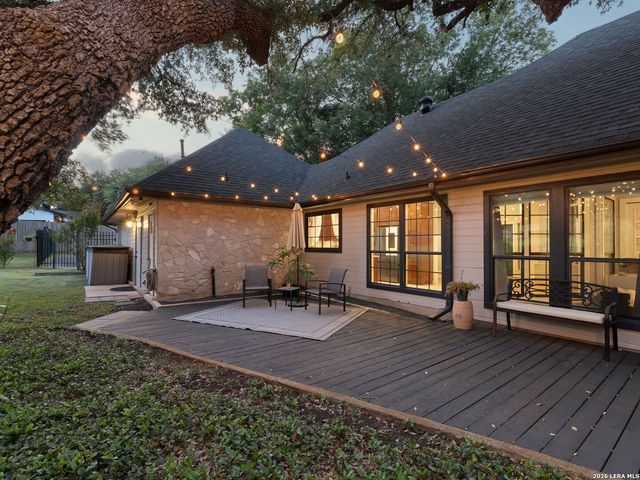 8638 CLASSIC OAKS LN, San Antonio, TX 78255