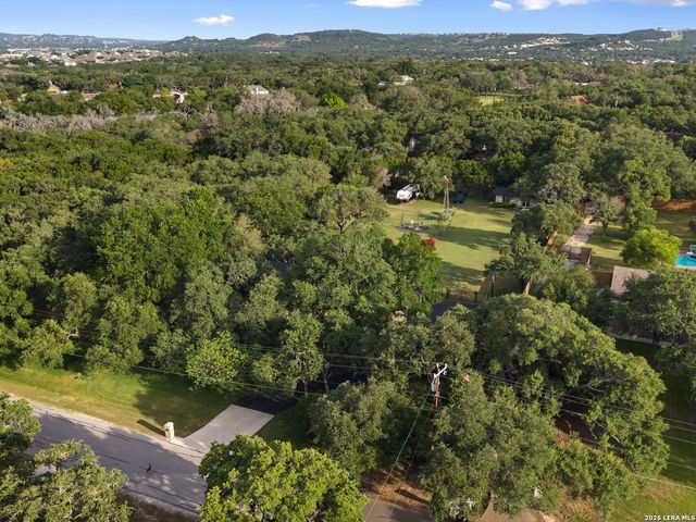 8638 CLASSIC OAKS LN, San Antonio, TX 78255
