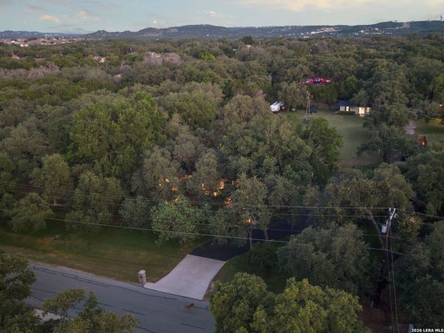 8638 CLASSIC OAKS LN, San Antonio, TX 78255