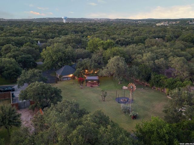 8638 CLASSIC OAKS LN, San Antonio, TX 78255