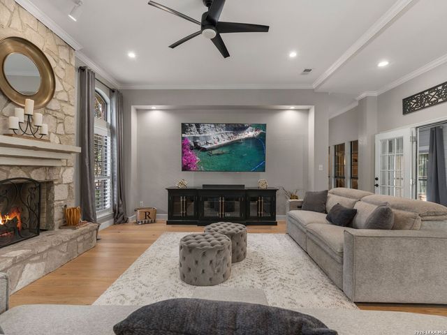8638 CLASSIC OAKS LN, San Antonio, TX 78255