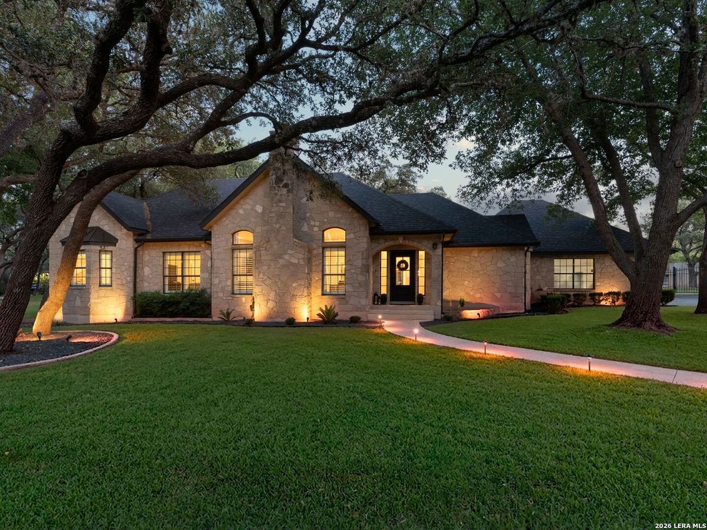 8638 CLASSIC OAKS LN, San Antonio, TX 78255