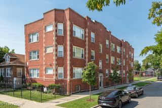 4107 W Iowa Street 6, Chicago, IL 60651