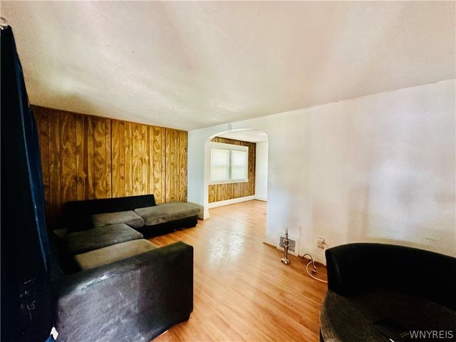 129 Clarence Avenue, Buffalo, NY 14215