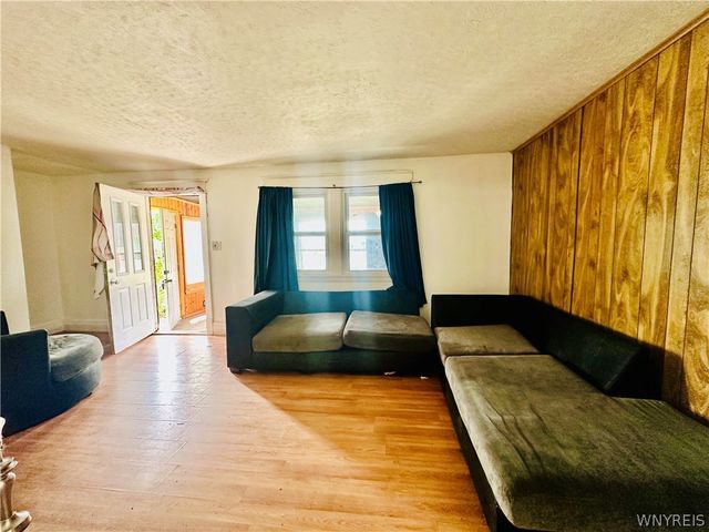 129 Clarence Avenue, Buffalo, NY 14215
