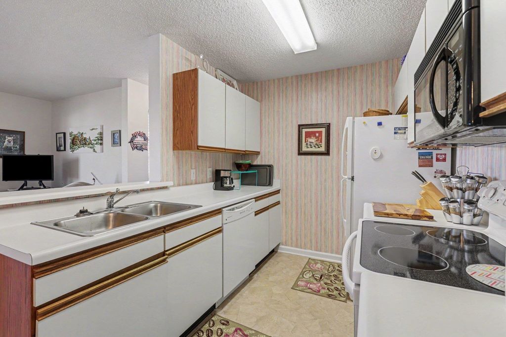8861 Chandler Dr Apt F, Surfside Beach, SC 29575 — photo 4