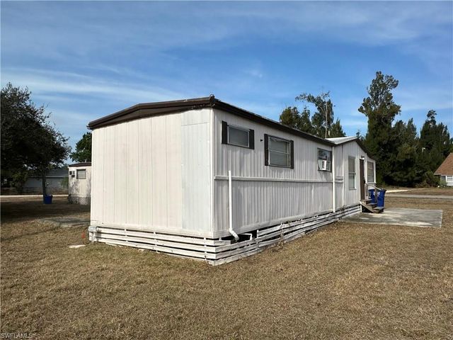 2207 Cantor LN 2207, North Fort Myers, FL 33917