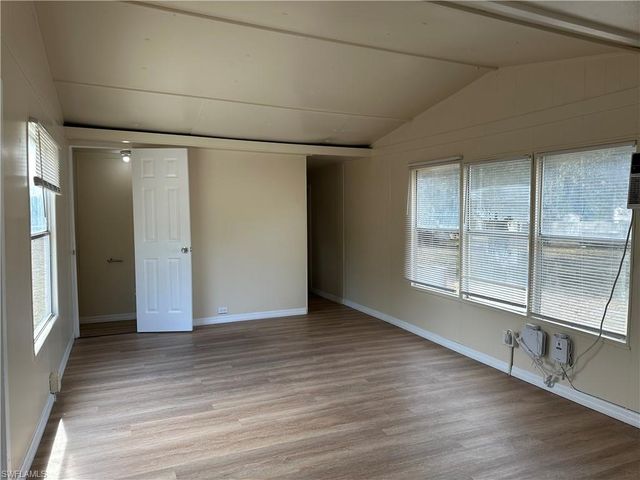 2207 Cantor LN 2207, North Fort Myers, FL 33917