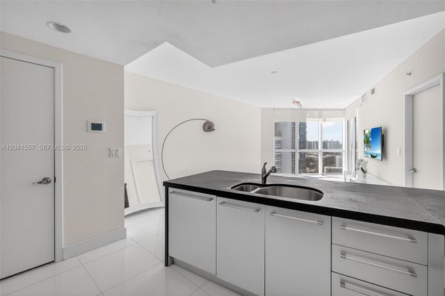 18201 Collins Avenue 2008, Sunny Isles Beach, FL 33160