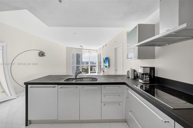 18201 Collins Avenue 2008, Sunny Isles Beach, FL 33160