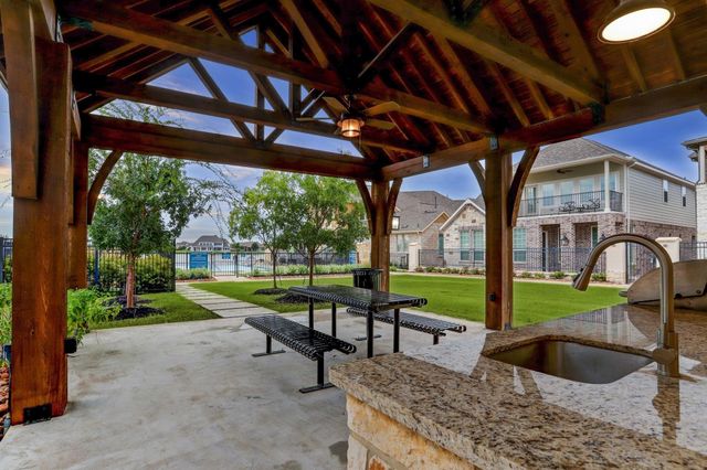 9522 Caddo Ridge Lane, Cypress, TX 77433