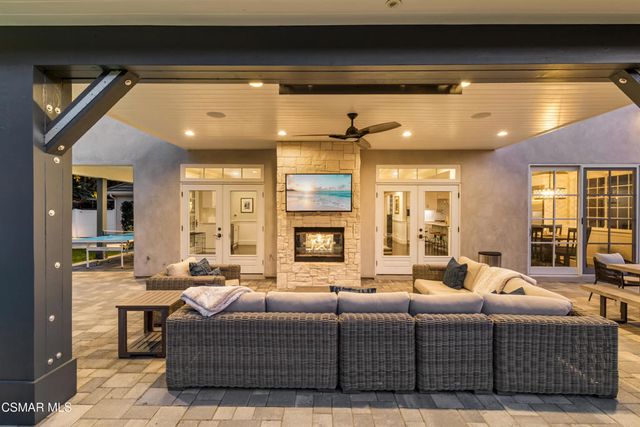 5545 Bromely Drive, Oak Park, CA 91377