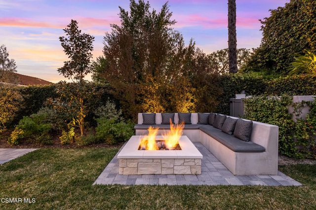 5545 Bromely Drive, Oak Park, CA 91377