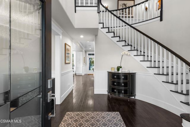 5545 Bromely Drive, Oak Park, CA 91377