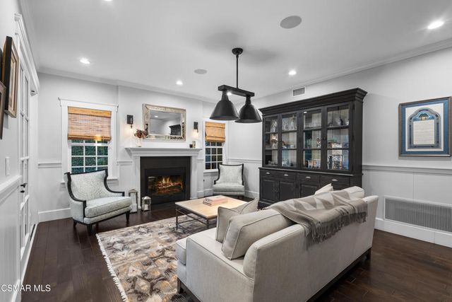 5545 Bromely Drive, Oak Park, CA 91377