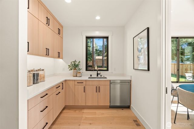 4028 138th Avenue SE, Bellevue, WA 98006