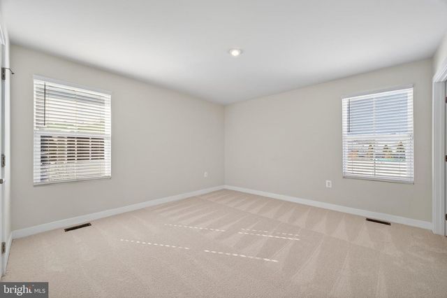 54 NORFOLK LN, Martinsburg, WV 25405