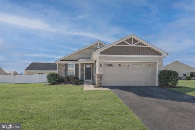 54 NORFOLK LN, Martinsburg, WV 25405