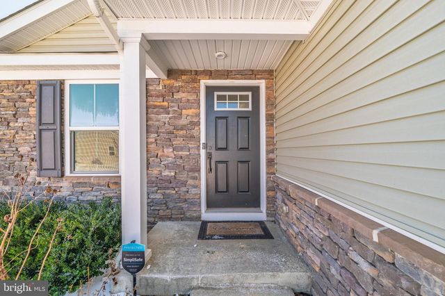 54 NORFOLK LN, Martinsburg, WV 25405